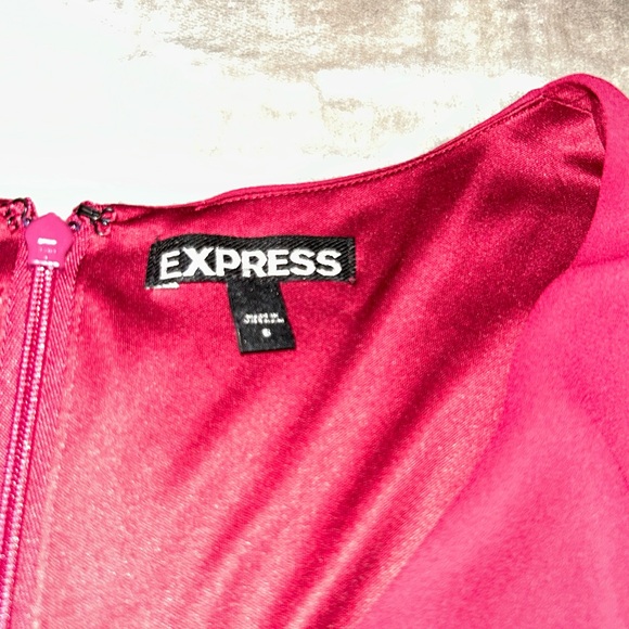 Express Red One-Piece Romper with Peek-a-Boo Triangle size 6 - Picture 3 of 4